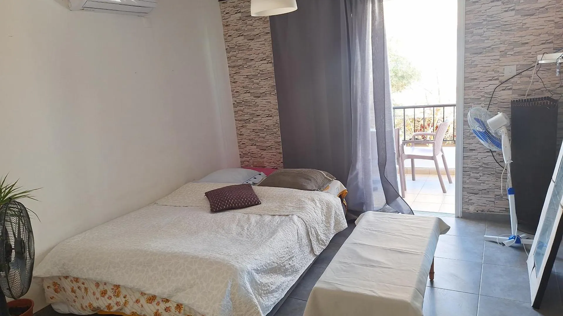 Spacious 1 Bedroom Apartment In Center Of Agia Napa